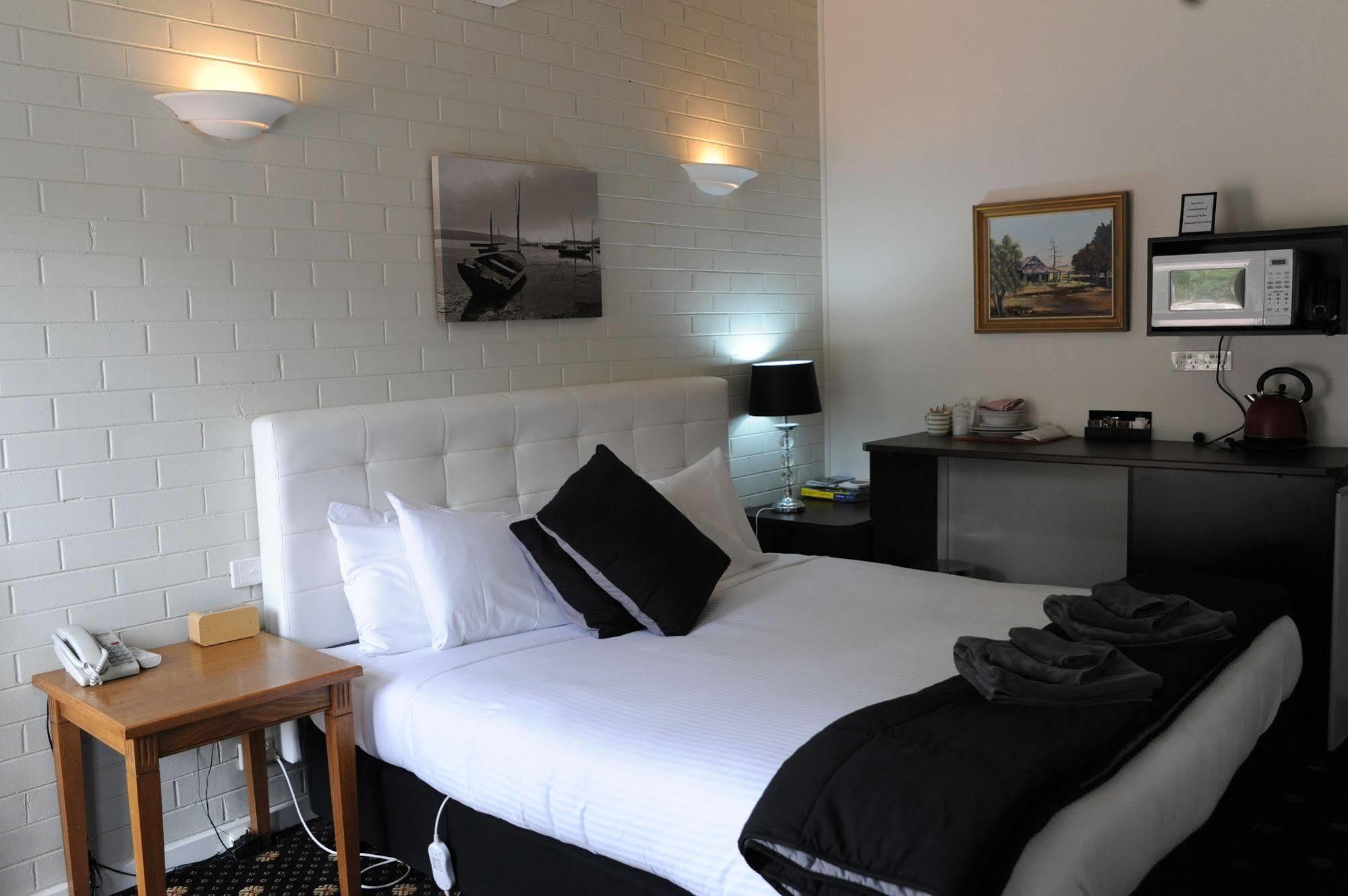 Norwood House Motel & Receptions Mornington Eksteriør billede